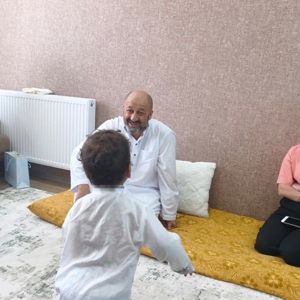 Kutsal Topraklardan Dönen Koruyucu Ailemizi Babalar Günü’nde Ziyaret Ettik - fotoğraf 4
