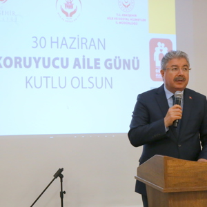 Sayın Valimiz Dr. Erdinç Yılmaz ve Eşi Doç. Dr. Şenay Yılmaz Hanımefendi, 30 Haziran Koruyucu Aile Günü’nde Koruyucu Ailelerle Buluştu - fotoğraf 3