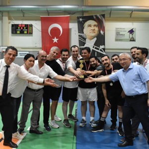 Personel Voleybol Turnuvasında Şampiyon Yıldırım Sosyal Hizmet Merkezi - fotoğraf 1