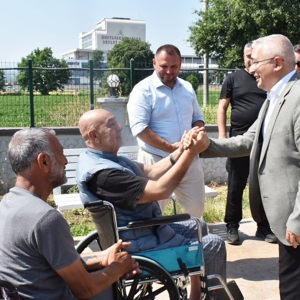  İl Müdürümüz Faruk Uysal, Mustafakemalpaşa Yeni Yaşam Huzurevi'nde Büyüklerimizle Bir Araya Geldi - fotoğraf 1
