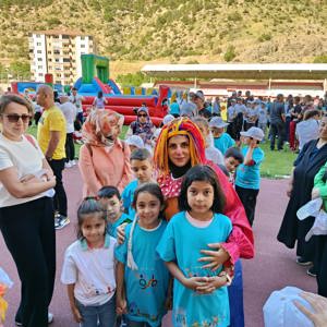 Koruyucu Aile Hizmet Modeli Tanıtım Standını Sayın Valimiz Cevdet ATAY Ziyaret Etti - fotoğraf 22