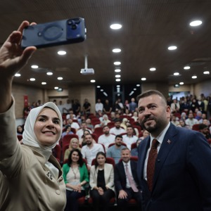 Bakanımız Göktaş, "Evlenecek Gençlerin Desteklenmesi Projesi Evlilik Öncesi Eğitim Programı"na katıldı - fotoğraf 9