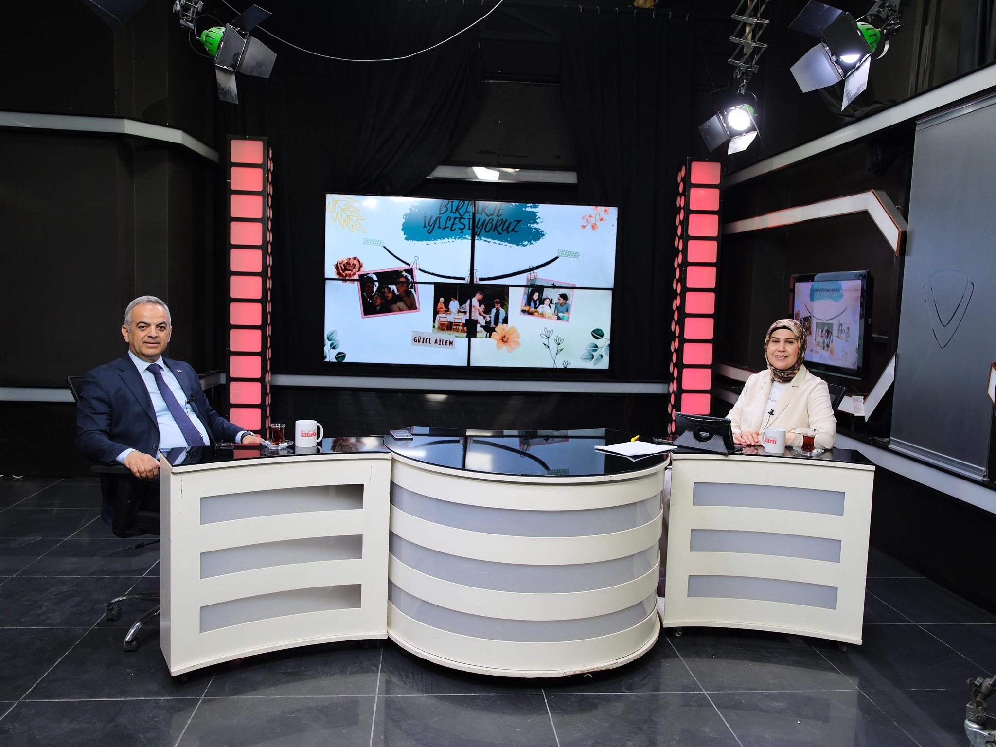 İl Müdürümüz Sayın Ömer Faruk ERGÜN, Malatya'mızın Yerel Televizyonu Malatya Vuslat TV' de  "Demet ÇELİK ile Birlikte İyileşiyoruz"  programına konuk olarak  Koruyucu Aile Hizmet Modeli ile ilgili açıklamalarda bulundu.