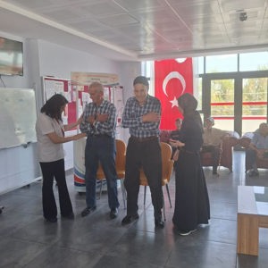 Gördes Huzurevinde “Hareket Yaşını Öğren, Sağlıklı Yaşa” Etkinliği Düzenlendi - fotoğraf 2