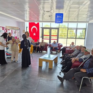 Gördes Huzurevinde “Hareket Yaşını Öğren, Sağlıklı Yaşa” Etkinliği Düzenlendi - fotoğraf 3