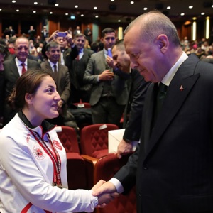 Cumhurbaşkanı Erdoğan ve Bakan Selçuk, Engelli Vatandaşlarımızın ve Devlet Korumasından Yararlanmış Gençlerimizin Kamu Kurumlarına Yerleştirilmesi Törenine Katıldı - fotoğraf 2