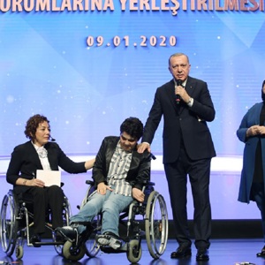 Cumhurbaşkanı Erdoğan ve Bakan Selçuk, Engelli Vatandaşlarımızın ve Devlet Korumasından Yararlanmış Gençlerimizin Kamu Kurumlarına Yerleştirilmesi Törenine Katıldı - fotoğraf 13