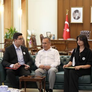 Gaziantep Çocuk Hakları Komitesi Üyelerinden Valimiz Sayın Kemal Çeber’e Ziyaret - fotoğraf 6