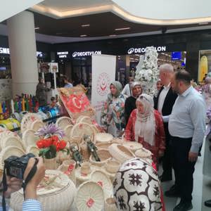 Şehit Yakınlarımızın Eserleri “Sanata Yolculuk” Sergisinde Sanatseverlerle Buluştu - fotoğraf 8