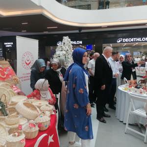 Şehit Yakınlarımızın Eserleri “Sanata Yolculuk” Sergisinde Sanatseverlerle Buluştu - fotoğraf 9