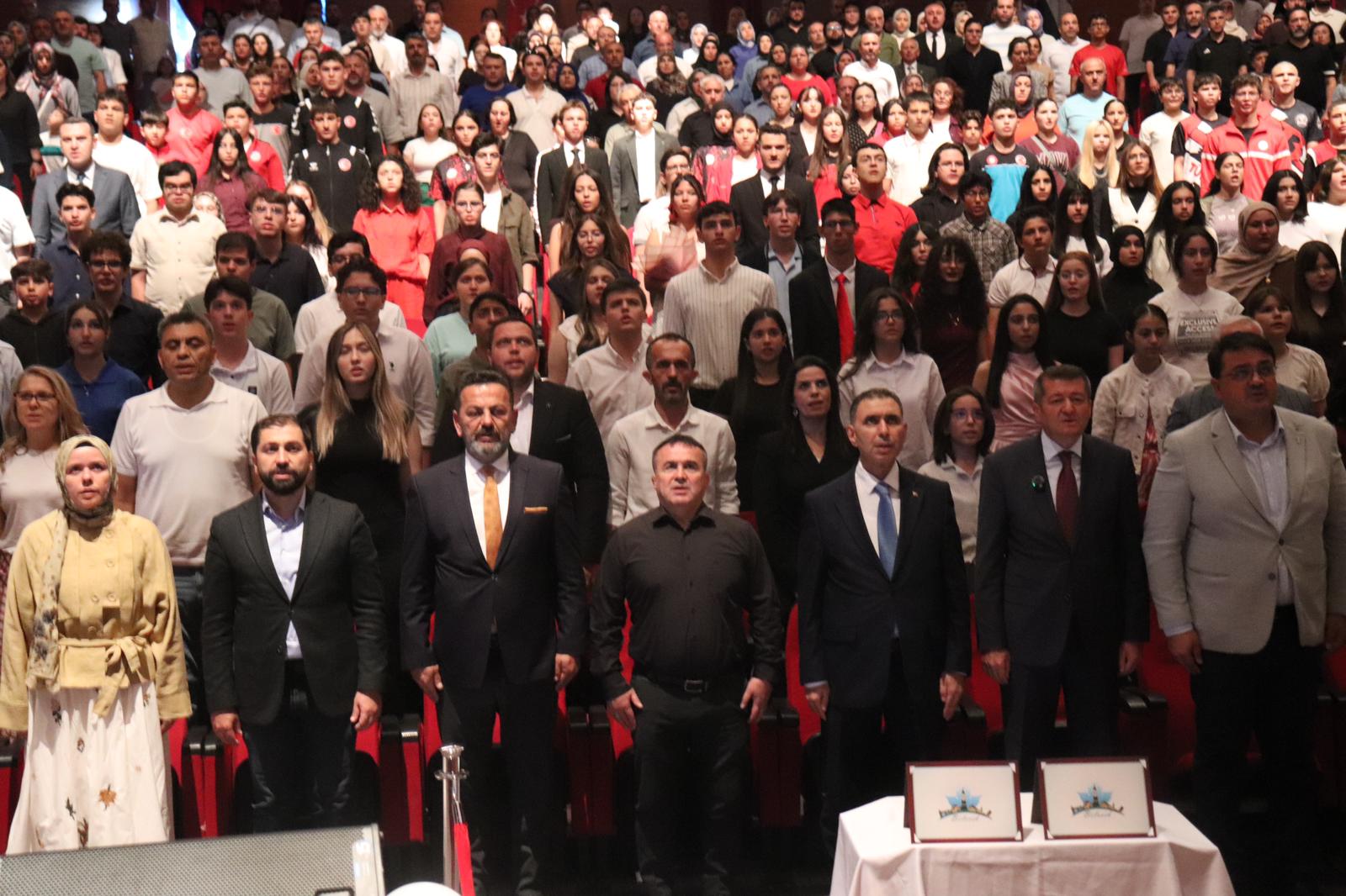 EĞİTİM BAŞARILARI ÖDÜLLENDİRİLDİ