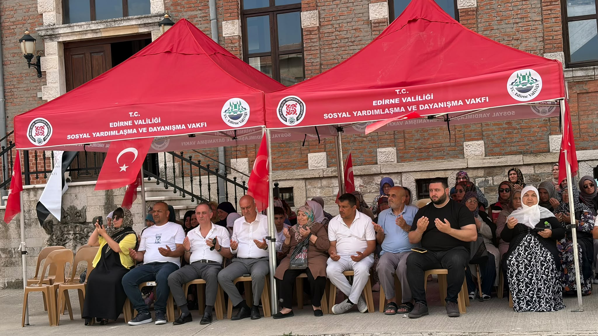 23.06.1994 yılında Kars 14. Mekanize Piyade Tugay Komutanlığı emrinde vatani görevini ifa ederken şehadete erişen Şehit Mustafa TEZGİDER anısına Şehit Mustafa Tezgider SODAM'da Mevlid-i Şerif programı düzenlendi.