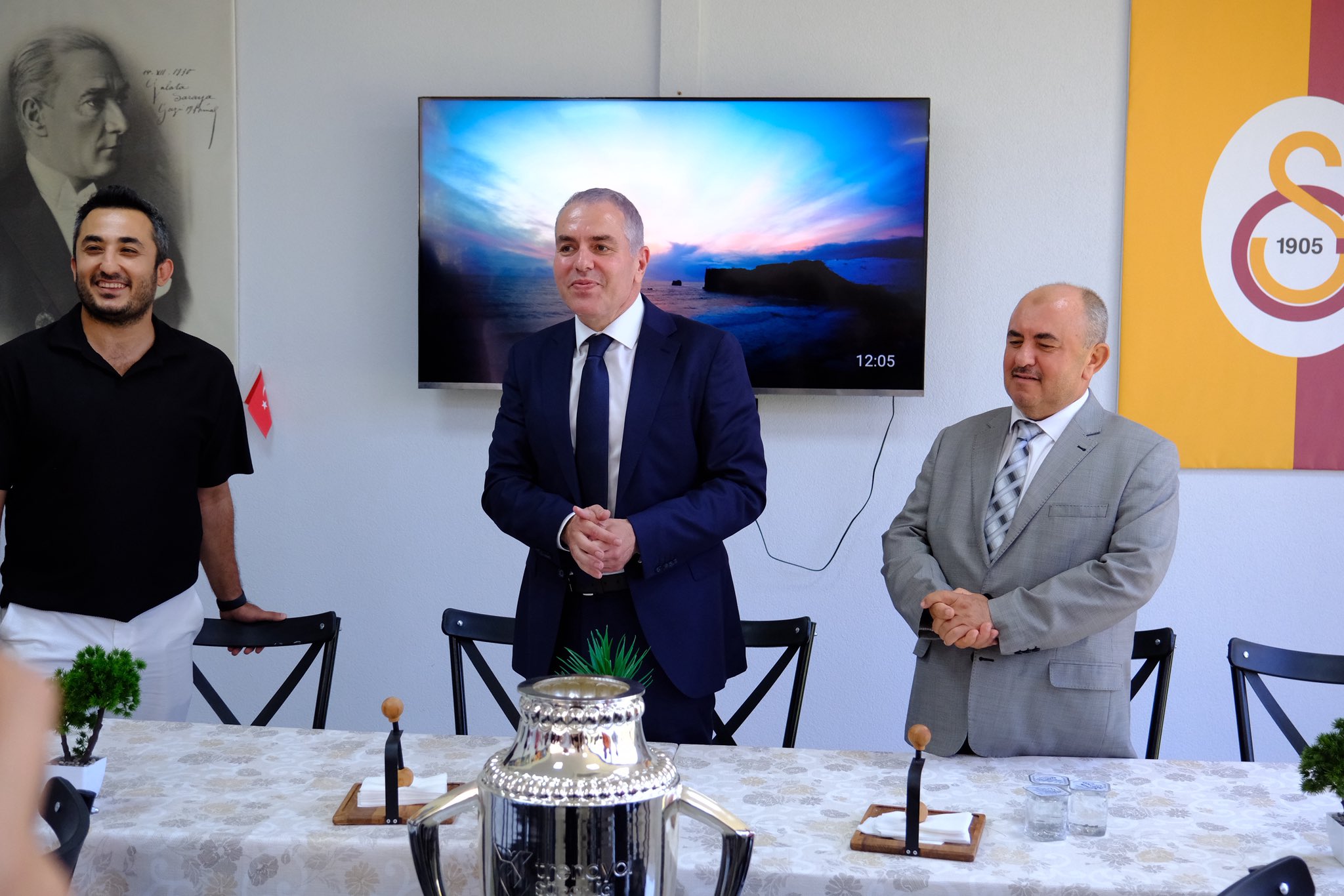 Galatasaray Spor Kulübü Yönetim Kurulu Üyesi Eray Yazgan’dan Çocuk Evleri Sitemize Ziyaret