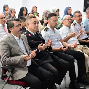 Aziz Şehitlerimiz ve Ebediyete İrtihal Eden Gazilerimiz Dualarla Anıldı - fotoğraf 2