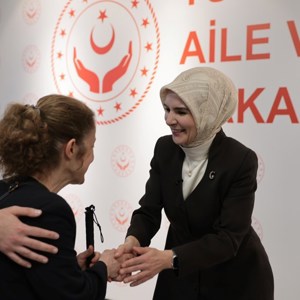 Bakanımız Göktaş, bakanlık personeli ile bayramlaştı - fotoğraf 1