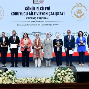 Emine Erdoğan Hanımefendi ve Bakanımız Göktaş "Gönül Elçileri Koruyucu Aile Vizyon Çalıştayı Kapanış Programı"na katıldı - fotoğraf 28