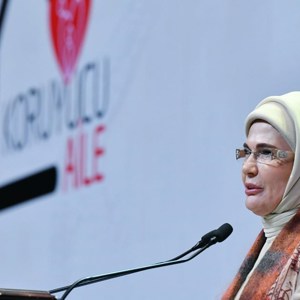 Emine Erdoğan Hanımefendi ve Bakanımız Göktaş "Gönül Elçileri Koruyucu Aile Vizyon Çalıştayı Kapanış Programı"na katıldı - fotoğraf 3