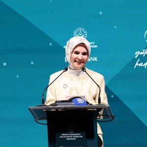 Bakanımız Göktaş, İzmir'de "Yükselen Kadınlar: Kendi İşim, Benim İzim" programında konuştu - fotoğraf 1