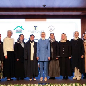 Bakanımız Göktaş, "Aile Olmanın Değeri: Yuva Olmak" programına katıldı - fotoğraf 4