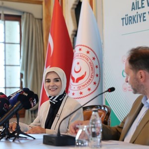 Aile ve Sosyal Hizmetler Bakanlığı ile Yeşilaydan bağımlılıkla mücadele protokolü - fotoğraf 1