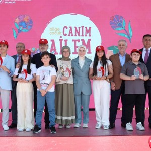 Bakanımız Göktaş, "Bilge Çocuk Canım Ailem Kısa Hikaye Yarışması" Ödül Töreni'ne katıldı - fotoğraf 2