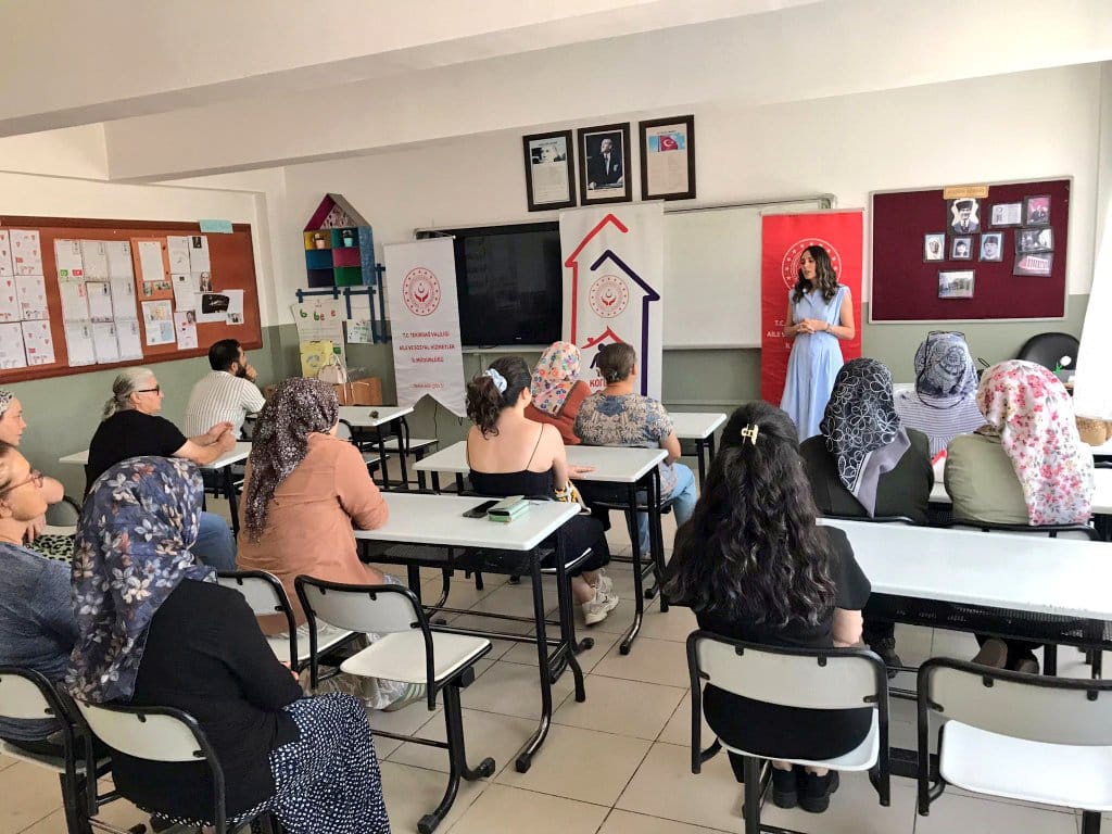 Muratlı’da Koruyucu Aile Hizmeti Tanıtım Programı Gerçekleştirildi