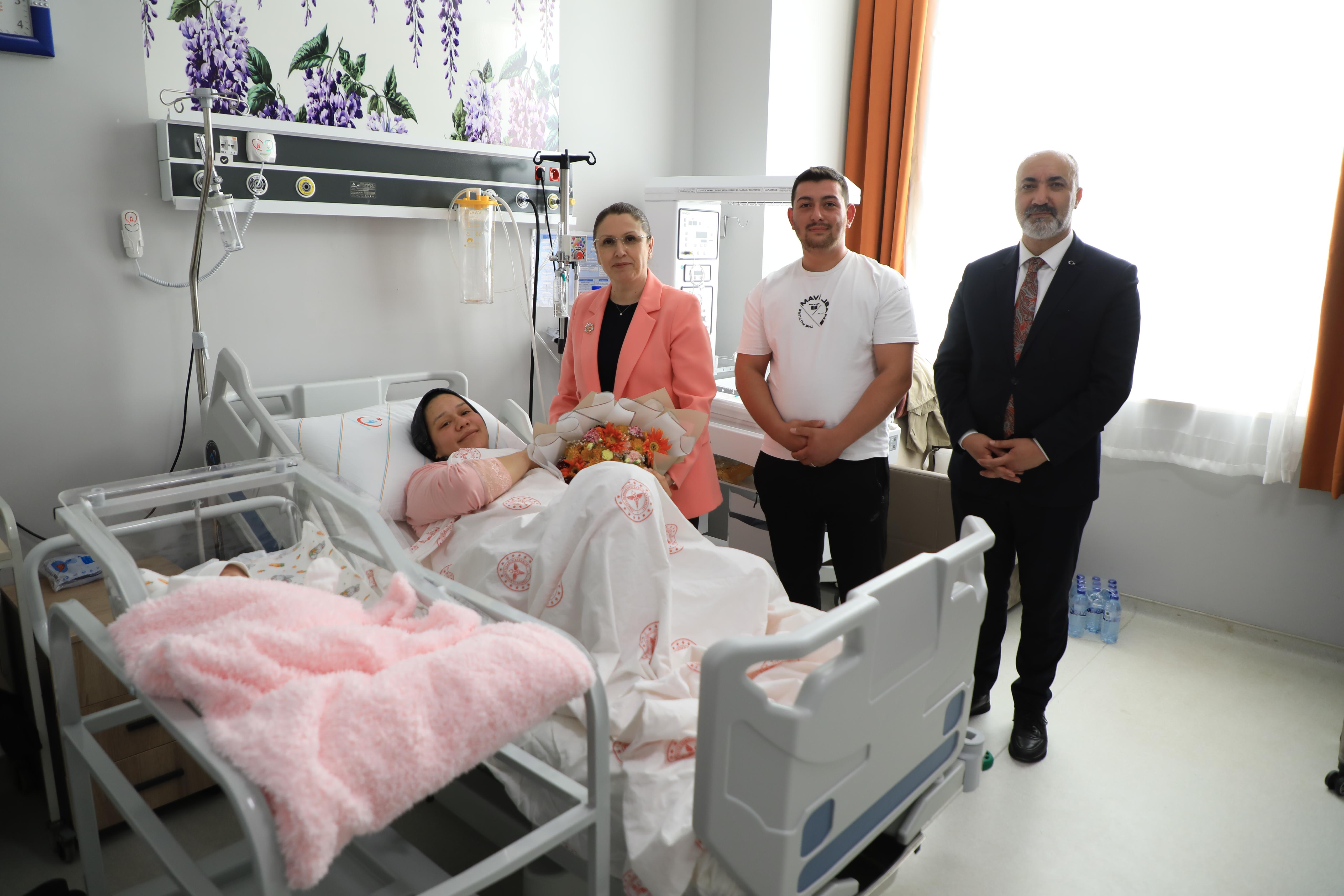 Genç Ailenin En Mutlu Günlerinde Yanlarında Olduk - fotoğraf 1