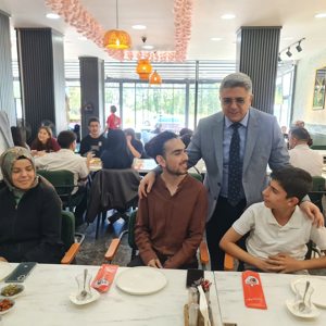İl Müdürümüz Özgür Kırmızıtaş, Çocuk Hakları İl Komitesi Üyeleri ve Aileleriyle Buluştu - fotoğraf 4