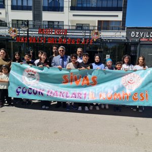 İl Müdürümüz Özgür Kırmızıtaş, Çocuk Hakları İl Komitesi Üyeleri ve Aileleriyle Buluştu - fotoğraf 3