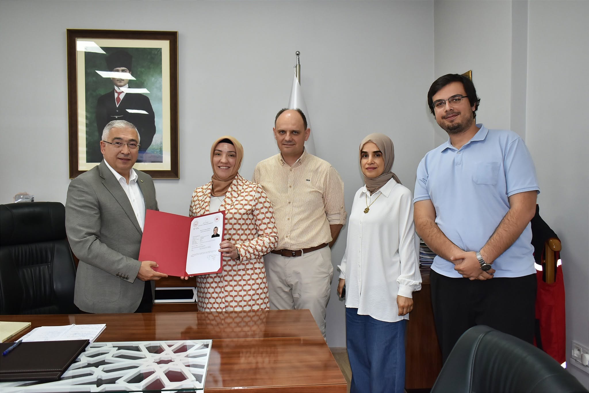 Aile Danışma Merkezi Belgesi İl Müdürümüz Tarafından Takdim Edildi