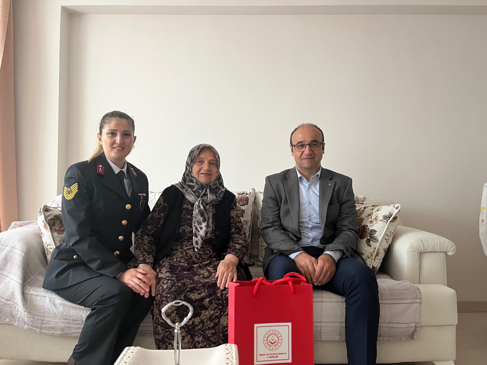 Kurban Bayramı'nda Gazi Ailesine Anlamlı Ziyaret
