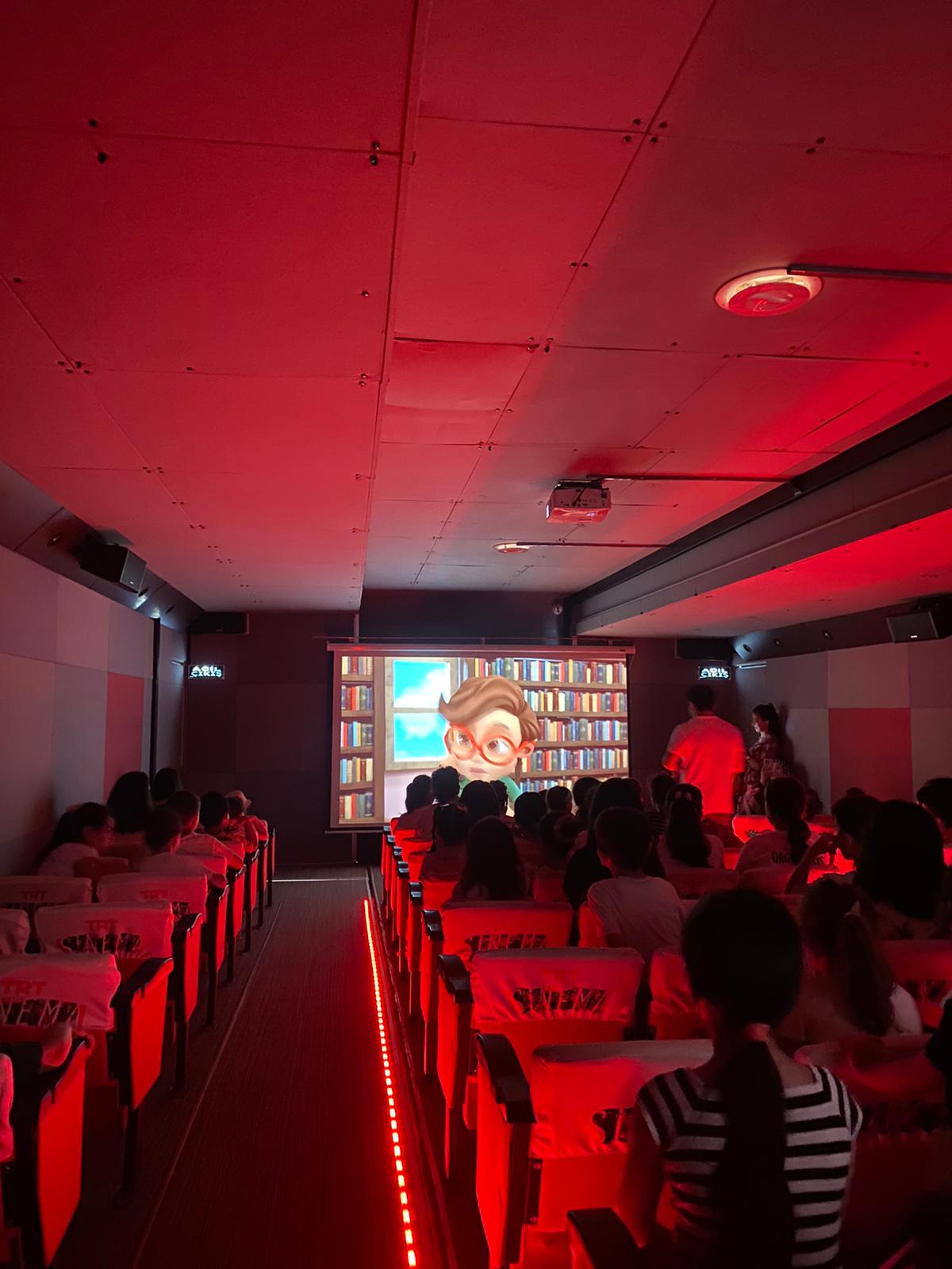 Çocuklarımız TRT Sinema Tırı Etkinliğinde Sinema Keyfi Yaşadı - fotoğraf 2