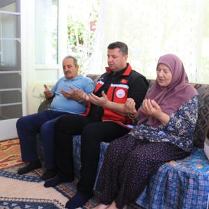 15 TEMMUZ ŞEHİDİMİZ MEHMET ŞEVKET UZUN’UN KIYMETLİ AİLESİNE ZİYARET GERÇEKLEŞTİRİLDİ - fotoğraf 1