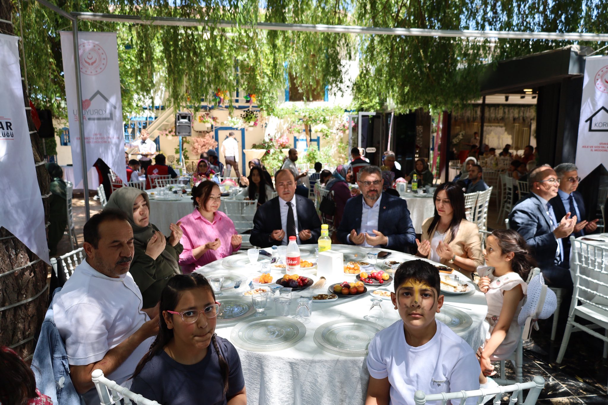 30 Haziran Koruyucu Aile Günü Kapsamında Koruyucu Aileler Büyük Buluşmada Bir Araya Geldi