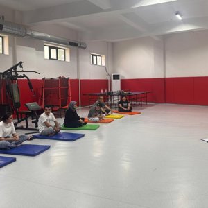  “Aramızda Sevgi Var: Özel Bireyler ve Aileleri ile Yoga Etkinliği” - fotoğraf 1