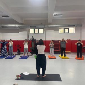  “Aramızda Sevgi Var: Özel Bireyler ve Aileleri ile Yoga Etkinliği” - fotoğraf 2