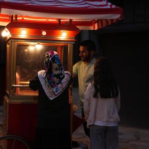 Sevgiyle Büyüyen Aileler, Umutla Gülen Çocuklar - fotoğraf 2