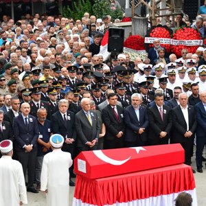 Şehidimiz Uzm. J. VIII. Kad. Çvş. Mehmet Demirbaş Son Yolculuğuna Uğurlandı - fotoğraf 1
