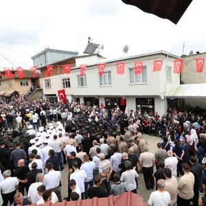 Şehidimiz Uzm. J. VIII. Kad. Çvş. Mehmet Demirbaş Son Yolculuğuna Uğurlandı - fotoğraf 2