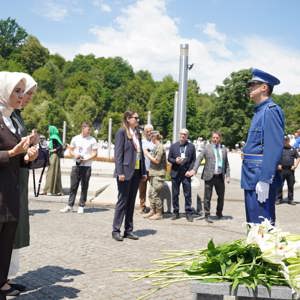 Bakanımız Göktaş, Srebrenitsa Soykırımı'nın 31. yılı törenlerinde Cumhurbaşkanı Erdoğan'ın mesajını okudu - fotoğraf 10