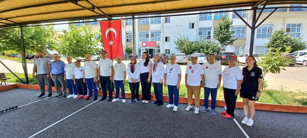 Huzurevi Sakinleri Bocce Müsabakasında Dostluk Kazandı