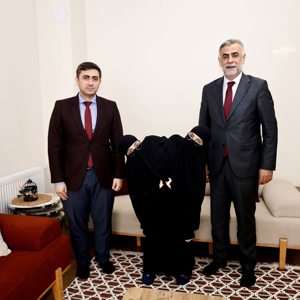 Onikisubat Kaymakamimiz Salih Cigdem ve Il Mudurumuz Emre Calgan’dan Anlamli Ziyaret - fotoğraf 1