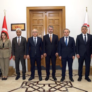 Bakan Yardımcımız Sayın Zafer Tarıkdaroğlu, Valimiz Sayın Yılmaz Şimşek'i Makamında Ziyaret Etti - fotoğraf 2