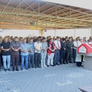 Kahraman Kıbrıs Gazimizi Dualarla Ebediyete Uğurladık - fotoğraf 7