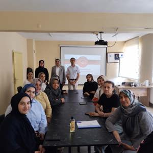 "Aile İçi Şiddetle Mücadele ve Destek Mekanizmaları ile Aile Hukuku" konularında bilgilendirme yapıldı. - fotoğraf 1