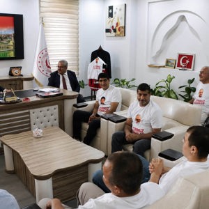 15 Temmuz Demokrasi ve Millî Birlik Günü Dolayısıyla Umut Evlerimizden İl Müdürümüze Anlamlı Ziyaret - fotoğraf 4