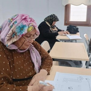 Gündüzlü Bakım ve Aktif Yaşam Merkezi’nde Temel Eğitim Kursları Devam Ediyor - fotoğraf 3