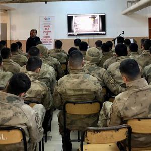 İl Jandarma Komutanlığı’nda “Bilinçli ve Güvenli İnternet Kullanımı ” Seminerlerimiz Devam Ediyor - fotoğraf 3