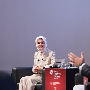 Bakanımız Göktaş, "Ailede Türkiye Yüzyılı Zirvesi"ndeki özel oturumda konuştu - fotoğraf 2
