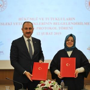 Bakanlığımız ile Adalet Bakanlığı Arasında Hükümlü ve Tutukluların Mesleki Yeterliliklerinin Belgelendirilmesi Protokolü İmzalandı - fotoğraf 1
